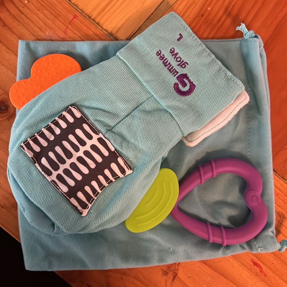 Gummee Mouthing Glove size large for special needs brand new never been used
